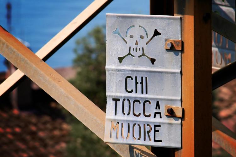 .chi tocca muore