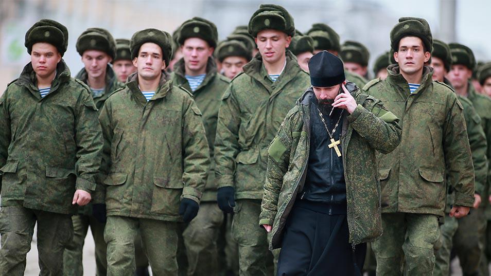 .sacerdote dell'esercito ucraino